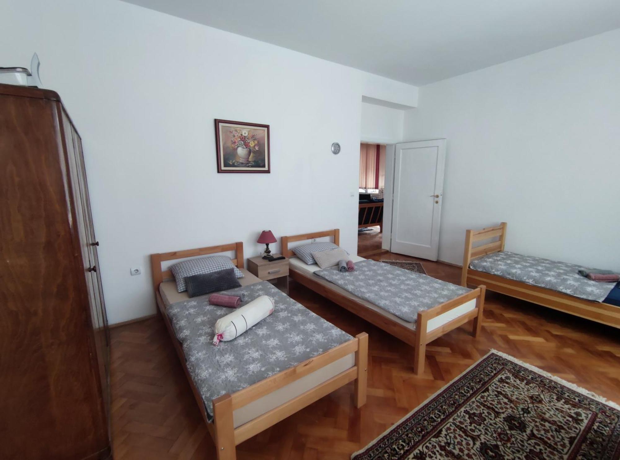 Trosoban Stan U Zenici Apartment Zenica Exterior foto